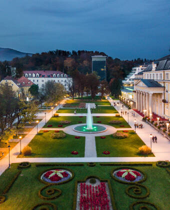 Eine der Hauptattraktionen der Stadt ist der wunderschöne, 10.000 m2 große Kurpark.