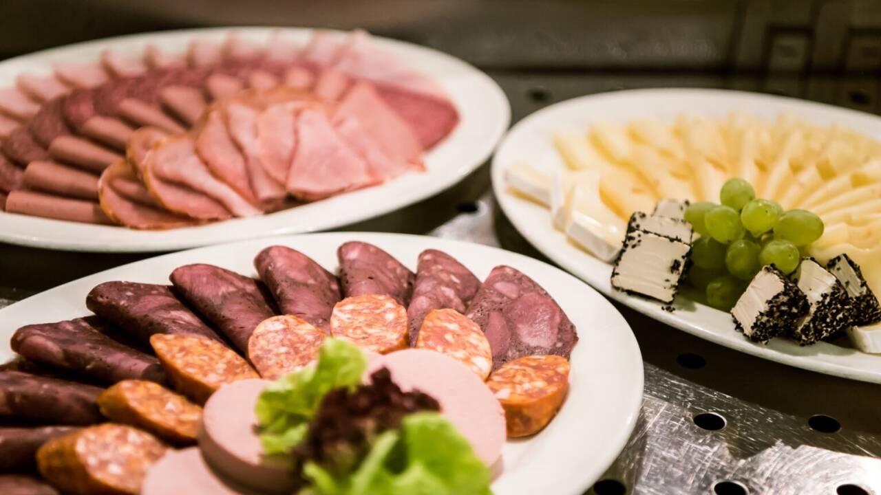 Genießen Sie ein attraktives Paket inklusive Frühstück, Nachmittagskaffee und Kuchen, Abendessen und einem leckeren Lunchpaket.