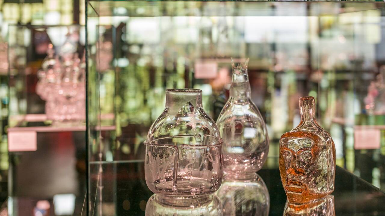 The hotel is in the heart of Glasriket, with Kosta Glassworks and Kosta Outlet just steps away.