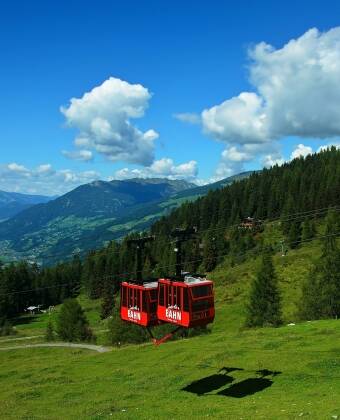 The Gerlossteinbahn cable car brings you effortlessly into panoramic mountain terrain.