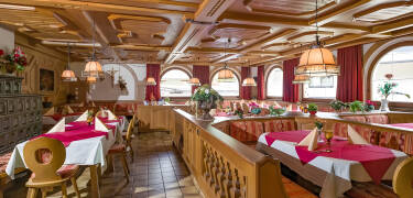Glæd dig til hyggelige, tyrolske middage. Aftensmad er inkluderet i opholdet.