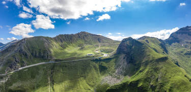 Hotel Wasserfall ligger ved indgangen til Grossglockner Hochalpenstrasse – perfekt til smukke køre- og vandreture.