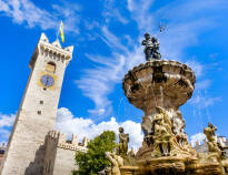 Det er ca. 25 km til byen Trento, som byr på spennende kulturopplevelser og shoppingmuligheter