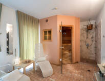 Im Hotel können Sie die Sauna frei nutzen und Sie haben die Möglichkeit für Spa- Behandlungen und Massage.