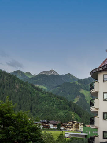 Genießen Sie die alpine Schönheit auf über sechshundert Metern im Zillertal.