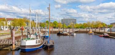 Vegesack is known for its historic harbour. Take a look at the luxury yachts in the shipyards on the other side of the Weser.