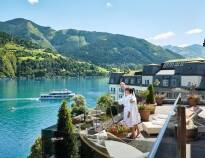 Freuen Sie sich auf ein besonderes Spa- und Wellnessangebot im GRANDSPA, hoch über den Dächern von Zell am See mit einem fantastischen Blick auf den Zeller See, die imposante Glocknergruppe und das Steinerne Meer.