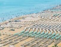 Hotel Nobel har en ideel beliggenhed lige ved strandpromenaden i Rimini med nem adgang til de smukke sandstrande og en fantastisk udsigt over Adriaterhavet.