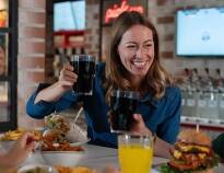 Im Ferienpark befinden sich verschiedene Restaurants für jeden Geschmack.