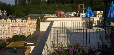 Take a moment to relax on the roof terrace with a panoramic view.