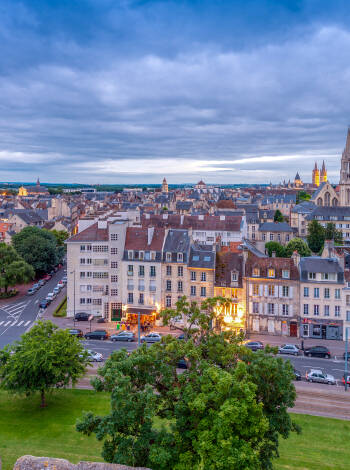 The hotel is located in the charming town of Herouville-Saint-Clairca, about 4 km north of the historic city of Caen.
