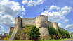 Caen har en lang historie og mange imponerende bygningsværker. Besøg byens fæstning eller de to klostre.