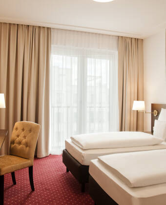 Både comfort- och superiorrummen är rymliga och lugna, och det är lätt att känna sig hemma.