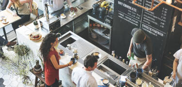 Utforsk Lemvig, en sjarmerende by fylt med flotte restauranter og butikker.