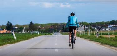 Erkunden Sie die Region mit einem gut ausgebauten Netz an malerischen Radwegen.