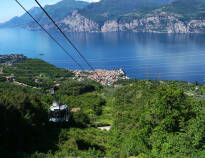 Mit der Seilbahn oder zu Fuß auf den Monte Baldo gelangen Sie zu atemberaubenden Aussichten.