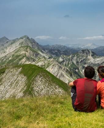 Du kan ta taubanen til utsiktspunktet Vogel og nyte en fantastisk panoramautsikt over De julianske alper.