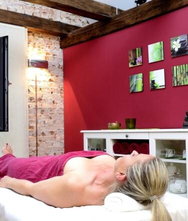 Pure Entspannung erwartet Sie im hoteleigenen Sauna- und Wellnessbereich.