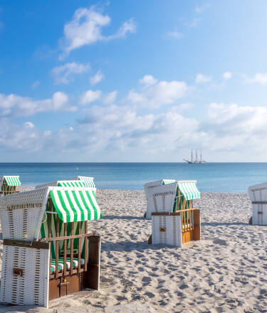Hotellet ligger tæt på havet i nærheden af Timmendorfer Strand, Travemünde eller Lübeck.