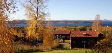 Erkunden Sie Dalarnas Natur und reiche Kulturdenkmäler.