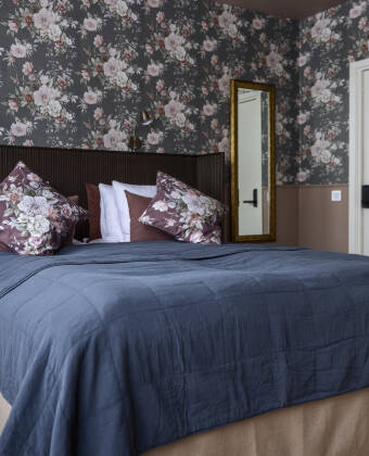 Erholen Sie sich in einem der 27 einzigartigen Zimmer, die Romantik des 19. Jahrhunderts mit industriellem Charme vereinen. Der Duft von frisch gebackenen Waffeln vom Frühstücksbuffet weckt Sie auf.