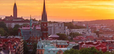 Gothenburg's lively city centre with shopping and entertainment is just 20 minutes away.
