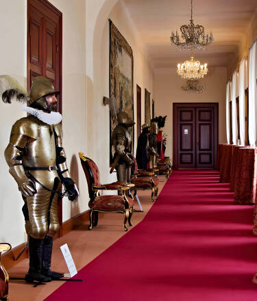 Du kan lære om Château Zbirohs sagnomspundne fortid, herunder dens kongelige beboere og hemmelighedsfulde historiske begivenheder, på organiserede ture.