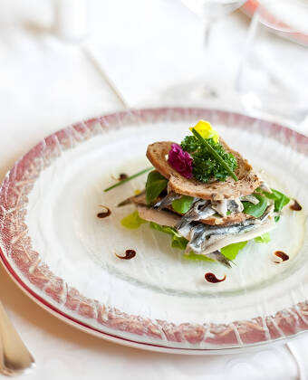 Smaka på utsökta italienska smaker i restaurangen Panoramico.