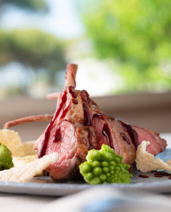 Savor delicious meals at the on-site restaurant with diverse culinary options.