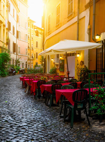 Entdecken Sie eine Vielzahl von Restaurants und Cafés in Trastevere.