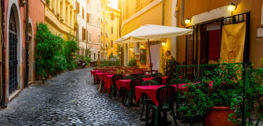 Entdecken Sie eine Vielzahl von Restaurants und Cafés in Trastevere.