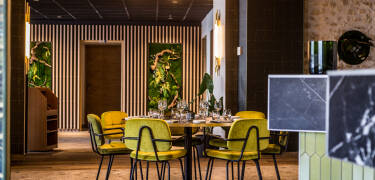 Das Restaurant Terre de Craie serviert feine Küche, kombiniert mit regionalen Spezialitäten und Champagner an der Bar Le Balthazar.
