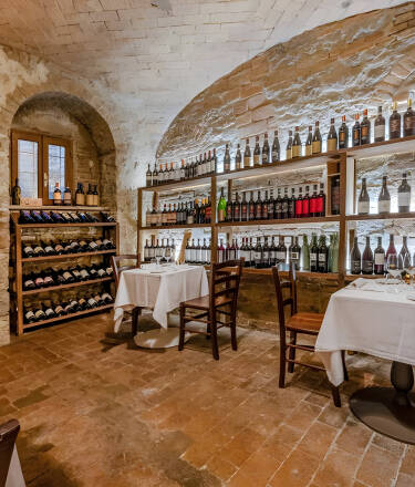 Savor Emilian flavours and international cuisine across the hotel’s restaurants, complemented by carefully selected wines.