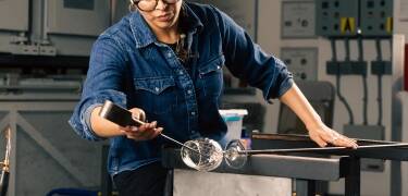 Erleben Sie die Kunst der Glasherstellung in der Riedel Glasfabrik.
