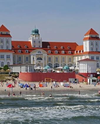 Wohnen Sie im Herzen von Rügen, in der Nähe von Binz, Sellin, Baabe und Göhren.