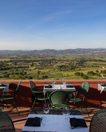 Opplev den fantastiske utsikten over Assisi og det omkringliggende landskapet.
