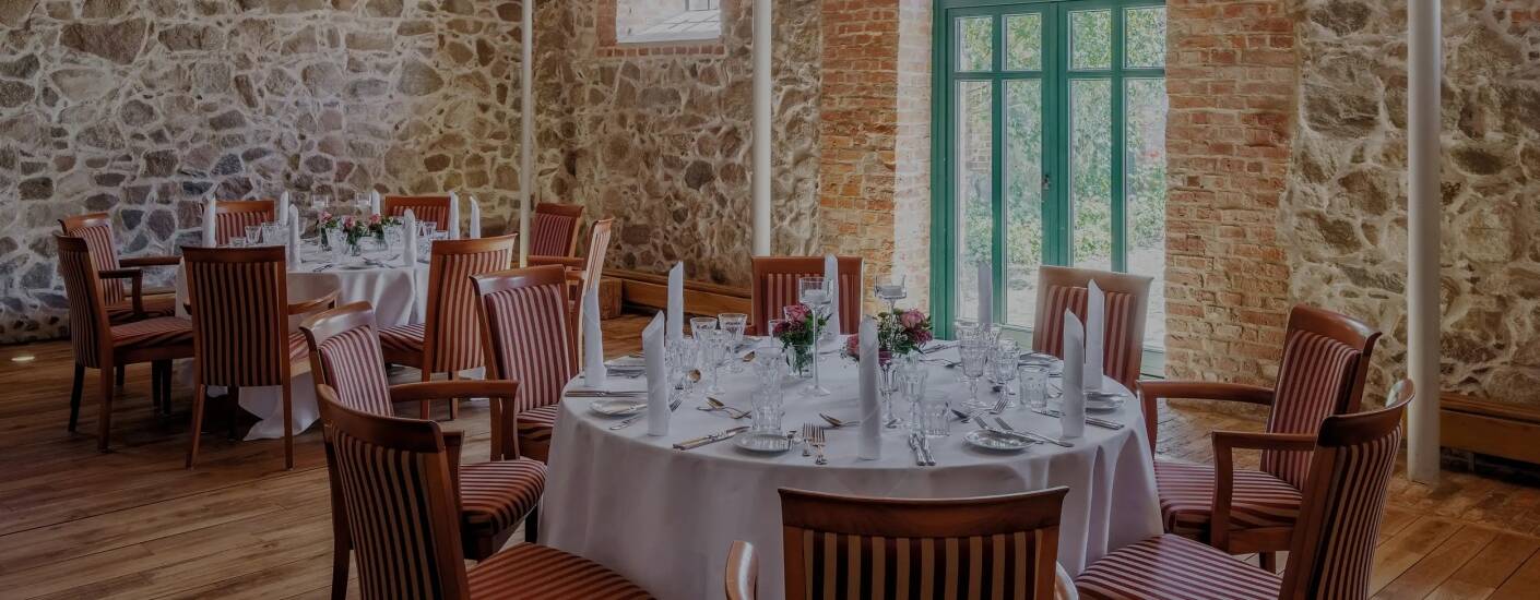 Enjoy fresh, regional cuisine in the hotel's excellent restaurants.
