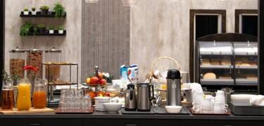 Unna dig en utsökt måltid i hotellets restaurang till frukost och middag.