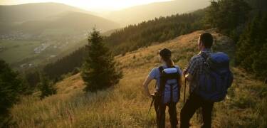 Bad Berleburg ist der ideale Ausgangspunkt für Wanderungen. Der Rothaarsteig, auch bekannt als „Weg der Sinne“, bietet bei jeder Wanderung unvergessliche Naturerlebnisse.