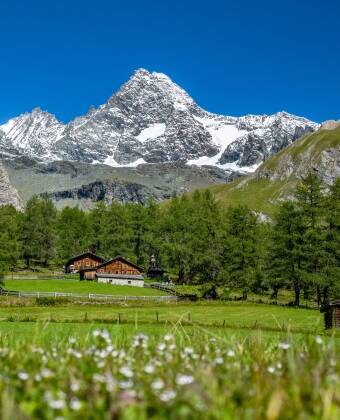 Hotellet är vackert beläget vid foten av Österrikes högsta berg, det majestätiska Grossglockner.