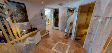 Hotel Lärchenhof boasts a spa with Finnish sauna, bio sauna, thermarium, and panoramic relaxation room.