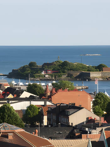 Detta hotell ligger fint och centralt beläget, precis vid hamnen i fina Karlshamn.