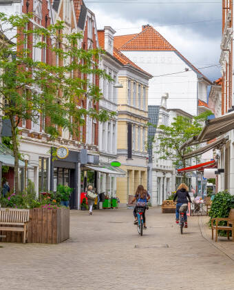 Das BW Hotel Heid liegt in der Nähe des Oldenburger Stadtzentrums, von wo aus Sie Fußgängerzonen, historische Gebäude und Kulturdenkmäler leicht erreichen können.