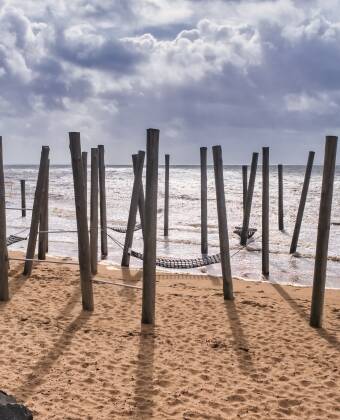 Im Sommer ist der Hjerting Strand perfekt für einen entspannten Tag am Meer.