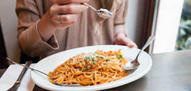 Nyt tradisjonell italiensk mat og middelhavsmat på Restaurant Arcobaleno.