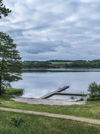 Die Silkeborger Seen, Teil von Dänemarks größtem zusammenhängenden Seensystem, bieten eine ruhige Flucht in die Natur.