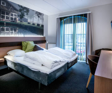 Njut av en avkopplande vistelse i hotellets fina och renoverade rum.