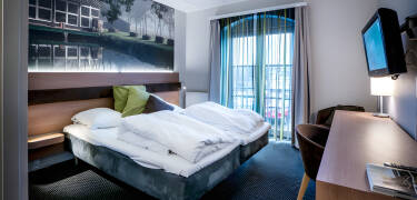 Njut av en avkopplande vistelse i hotellets fina och renoverade rum.