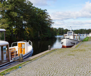 In Ry können Sie Rundfahrten auf dem Fluss Gudenå und den umliegenden Seen unternehmen.