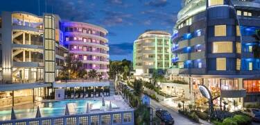Hotellet ligger inom gångavstånd från butiker, nattliv och kulturella attraktioner.